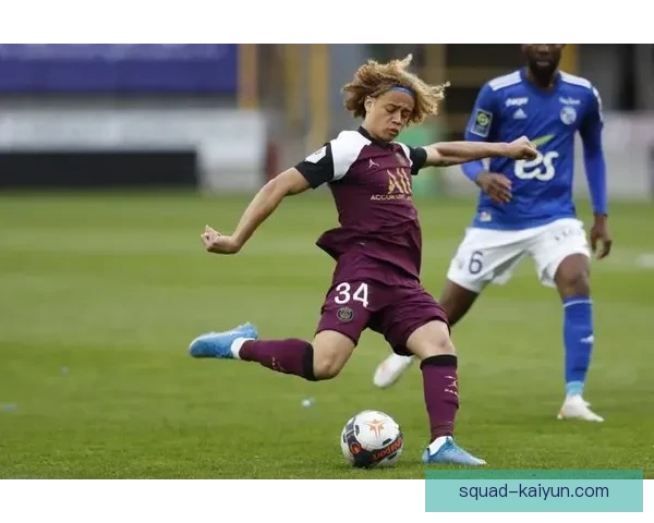 哈维·西蒙斯在埃因霍温表现亮眼，助力球队争夺冠军荣耀